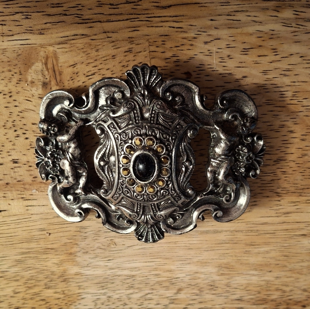 belt buckle